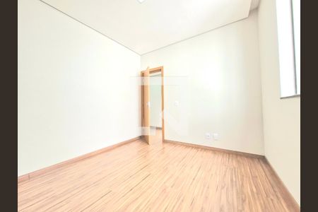 Casa à venda com 119m², 3 quartos e 3 vagasQuarto 2