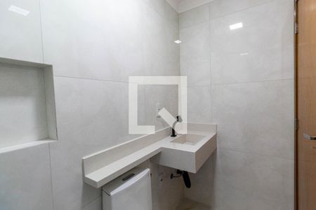 Casa à venda com 220m², 3 quartos e 5 vagasBanheiro da Suíte 2