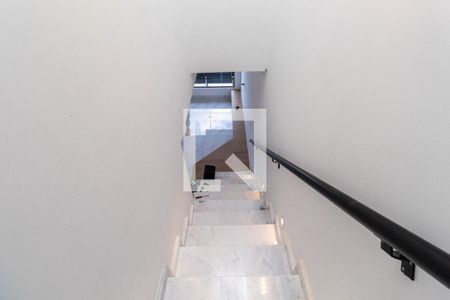 Casa à venda com 220m², 3 quartos e 5 vagasEscada