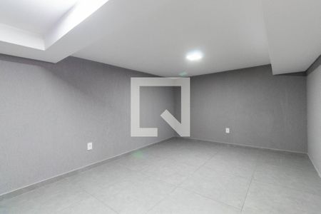 Casa à venda com 220m², 3 quartos e 5 vagasPorão