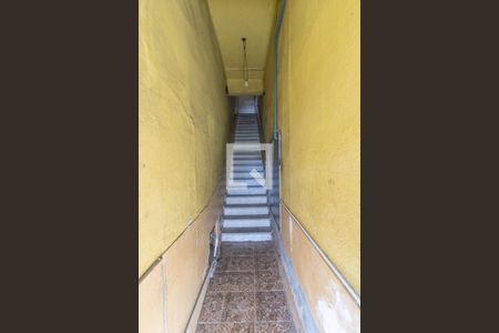 Apartamento à venda com 85m², 2 quartos e sem vaga Apartamento à venda com 85m², 2 quartos e sem vagaÁrea comum - Escada de acesso