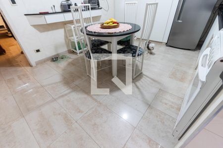 Casa à venda com 150m², 3 quartos e 2 vagas Casa à venda com 150m², 3 quartos e 2 vagasCozinha