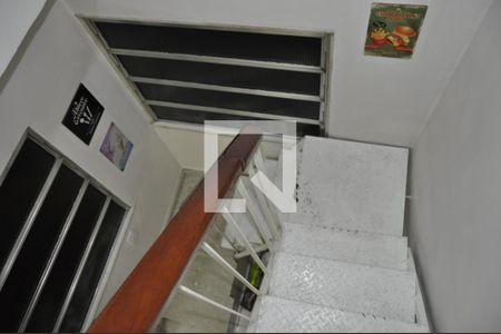 Casa à venda com 120m², 5 quartos e 4 vagasEscada