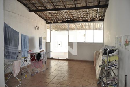 Casa à venda com 120m², 5 quartos e 4 vagasÁrea comum