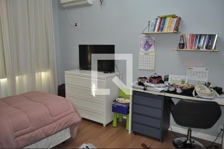 Casa à venda com 120m², 5 quartos e 4 vagasQuarto