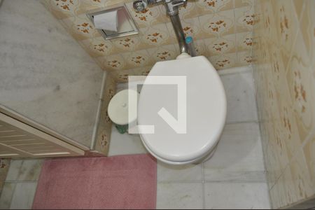 Casa à venda com 120m², 5 quartos e 4 vagasBanheiro 2