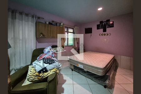 Suíte de casa de condomínio para alugar com 3 quartos, 180m² em Vargem Pequena, Rio de Janeiro