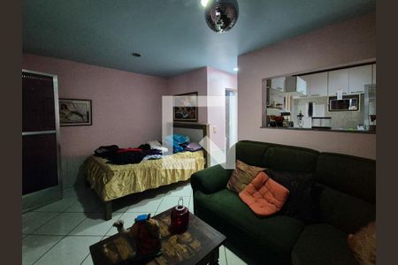 Suíte de casa de condomínio para alugar com 3 quartos, 180m² em Vargem Pequena, Rio de Janeiro