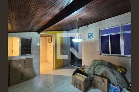Sala 1 de casa de condomínio para alugar com 4 quartos, 180m² em Vargem Pequena, Rio de Janeiro