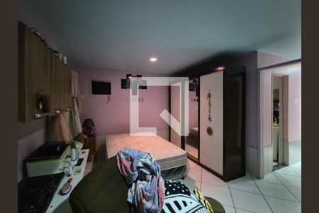 Suíte de casa de condomínio para alugar com 3 quartos, 180m² em Vargem Pequena, Rio de Janeiro