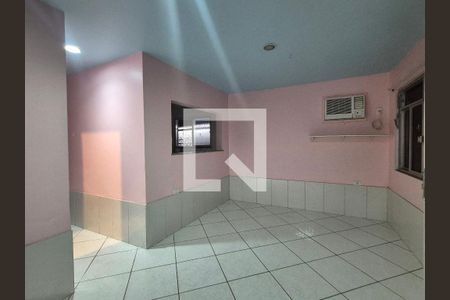 Sala 2 de casa de condomínio para alugar com 4 quartos, 180m² em Vargem Pequena, Rio de Janeiro