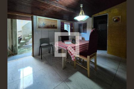 Sala de casa de condomínio para alugar com 3 quartos, 180m² em Vargem Pequena, Rio de Janeiro