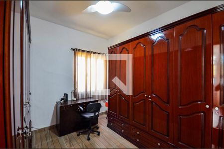Casa à venda com 290m², 4 quartos e 3 vagas Casa à venda com 290m², 4 quartos e 3 vagasQuarto 2