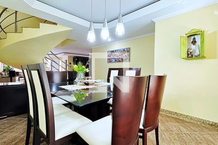 Casa de condomínio à venda com 500m², 6 quartos e 3 vagas Casa de condomínio à venda com 500m², 6 quartos e 3 vagasSala de Jantar