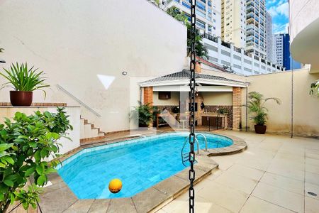 Casa de condomínio à venda com 500m², 6 quartos e 3 vagas Casa de condomínio à venda com 500m², 6 quartos e 3 vagasÁrea comum