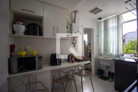 Apartamento à venda com 90m², 3 quartos e 2 vagasCozinha e Área de Serviço