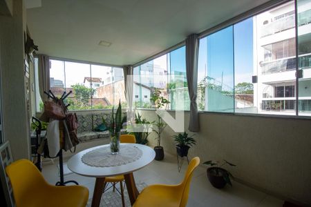 Apartamento à venda com 90m², 3 quartos e 2 vagasVaranda