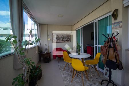 Apartamento à venda com 90m², 3 quartos e 2 vagasVaranda
