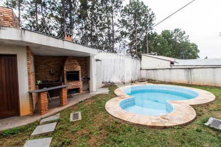 Casa de condomínio à venda com 275m², 4 quartos e 2 vagas Casa de condomínio à venda com 275m², 4 quartos e 2 vagasPiscina