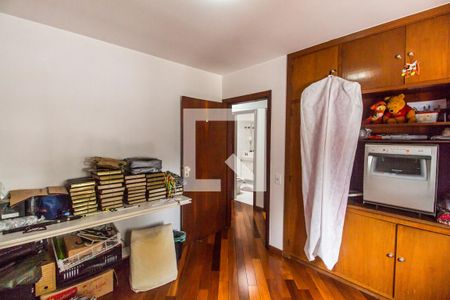 Casa de condomínio à venda com 275m², 4 quartos e 2 vagas Casa de condomínio à venda com 275m², 4 quartos e 2 vagasQuarto 3