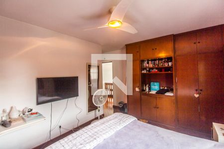 Casa de condomínio à venda com 275m², 4 quartos e 2 vagas Casa de condomínio à venda com 275m², 4 quartos e 2 vagasSuíte 1