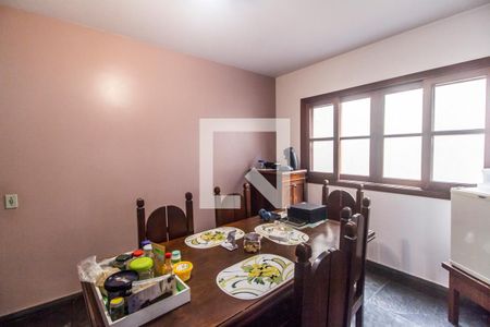 Casa de condomínio à venda com 275m², 4 quartos e 2 vagas Casa de condomínio à venda com 275m², 4 quartos e 2 vagasSala de Jantar