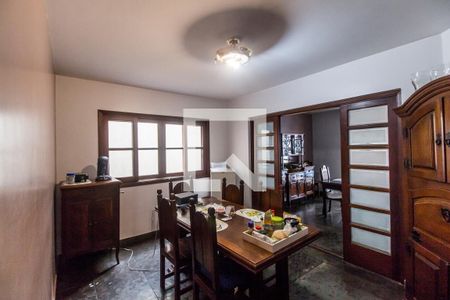 Casa de condomínio à venda com 275m², 4 quartos e 2 vagas Casa de condomínio à venda com 275m², 4 quartos e 2 vagasSala de Jantar