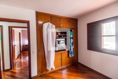 Casa de condomínio à venda com 275m², 4 quartos e 2 vagas Casa de condomínio à venda com 275m², 4 quartos e 2 vagasQuarto 3