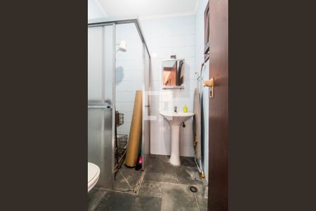 Casa de condomínio à venda com 275m², 4 quartos e 2 vagas Casa de condomínio à venda com 275m², 4 quartos e 2 vagasBanheiro de serviço