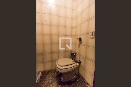 Casa de condomínio à venda com 275m², 4 quartos e 2 vagas Casa de condomínio à venda com 275m², 4 quartos e 2 vagasLavabo