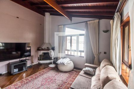 Casa de condomínio à venda com 275m², 4 quartos e 2 vagas Casa de condomínio à venda com 275m², 4 quartos e 2 vagasSala de TV