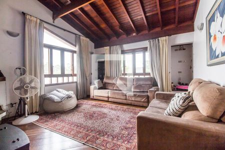 Casa de condomínio à venda com 275m², 4 quartos e 2 vagas Casa de condomínio à venda com 275m², 4 quartos e 2 vagasSala de TV