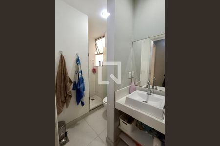 Apartamento à venda com 225m², 4 quartos e 1 vaga Apartamento à venda com 225m², 4 quartos e 1 vagaBanheiro social