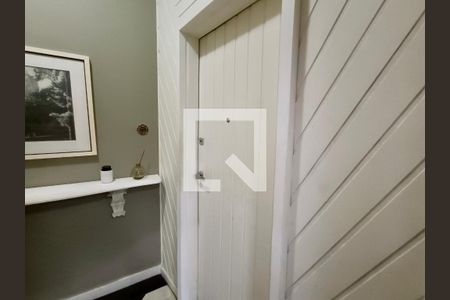 Apartamento à venda com 225m², 4 quartos e 1 vaga Apartamento à venda com 225m², 4 quartos e 1 vagaHall