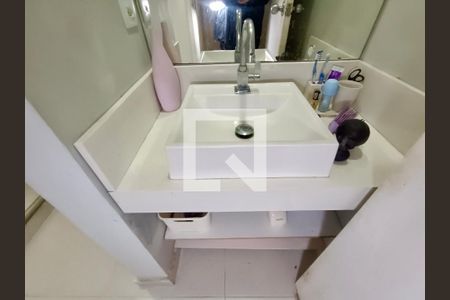 Apartamento à venda com 225m², 4 quartos e 1 vaga Apartamento à venda com 225m², 4 quartos e 1 vagaBanheiro social