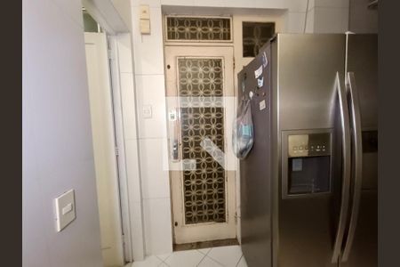 Apartamento à venda com 225m², 4 quartos e 1 vaga Apartamento à venda com 225m², 4 quartos e 1 vagaÁrea serviço