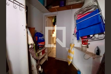 Apartamento à venda com 225m², 4 quartos e 1 vaga Apartamento à venda com 225m², 4 quartos e 1 vagaQuarto serviço