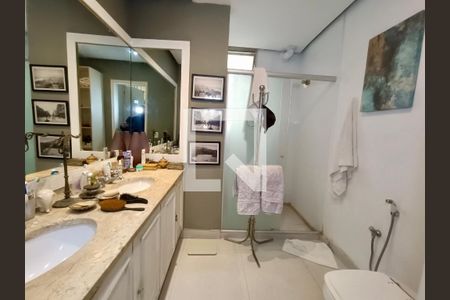 Apartamento à venda com 225m², 4 quartos e 1 vaga Apartamento à venda com 225m², 4 quartos e 1 vagaSuíte 1 banheiro