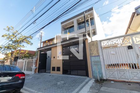 Casa à venda com 220m², 3 quartos e 5 vagas Casa à venda com 220m², 3 quartos e 5 vagasFachada