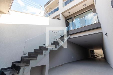 Casa à venda com 220m², 3 quartos e 5 vagas Casa à venda com 220m², 3 quartos e 5 vagasGaragem