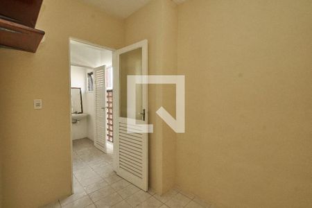 Apartamento à venda com 56m², 2 quartos e 1 vaga Apartamento à venda com 56m², 2 quartos e 1 vagaQuarto de Serviço