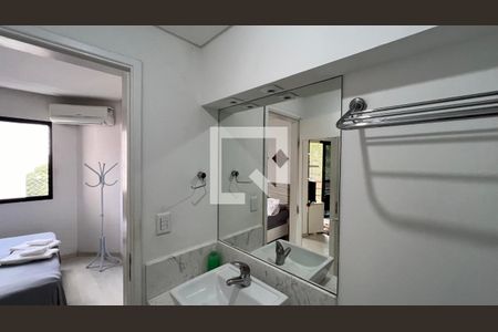 Apartamento à venda com 32m², 1 quarto e 1 vaga Apartamento à venda com 32m², 1 quarto e 1 vagaBanheiro da Suíte
