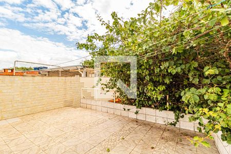 Casa à venda com 205m², 3 quartos e 2 vagas Casa à venda com 205m², 3 quartos e 2 vagasÁrea