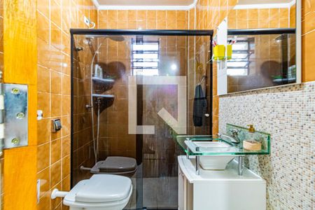 Casa à venda com 205m², 3 quartos e 2 vagas Casa à venda com 205m², 3 quartos e 2 vagasBanheiro social