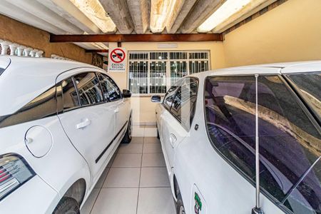 Casa à venda com 205m², 3 quartos e 2 vagas Casa à venda com 205m², 3 quartos e 2 vagasGaragem