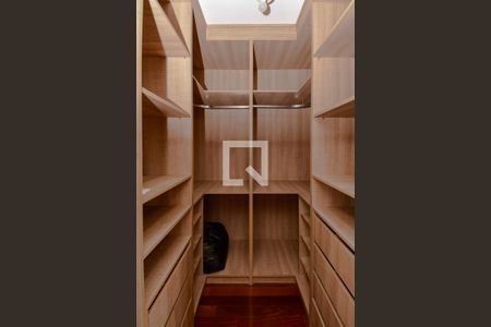 Casa à venda com 227m², 3 quartos e 5 vagasSuíte 1 