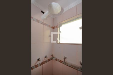 Casa à venda com 227m², 3 quartos e 5 vagasBanheiro da Suíte 2