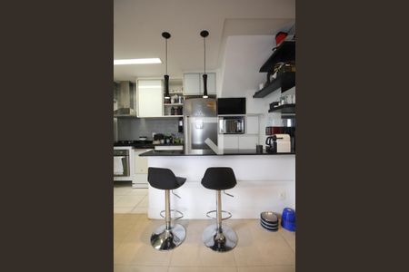 Apartamento à venda com 105m², 3 quartos e 2 vagas Apartamento à venda com 105m², 3 quartos e 2 vagasCozinha
