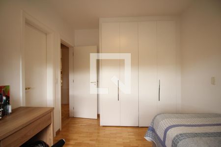 Apartamento à venda com 220m², 4 quartos e 4 vagasQuarto 4