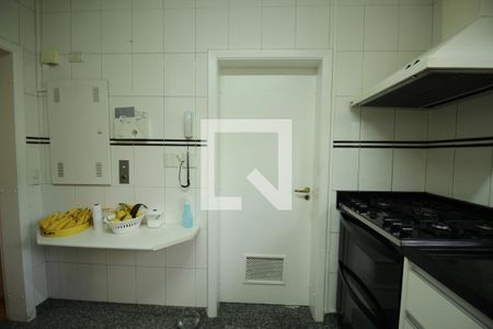 Apartamento à venda com 220m², 4 quartos e 4 vagasCozinha